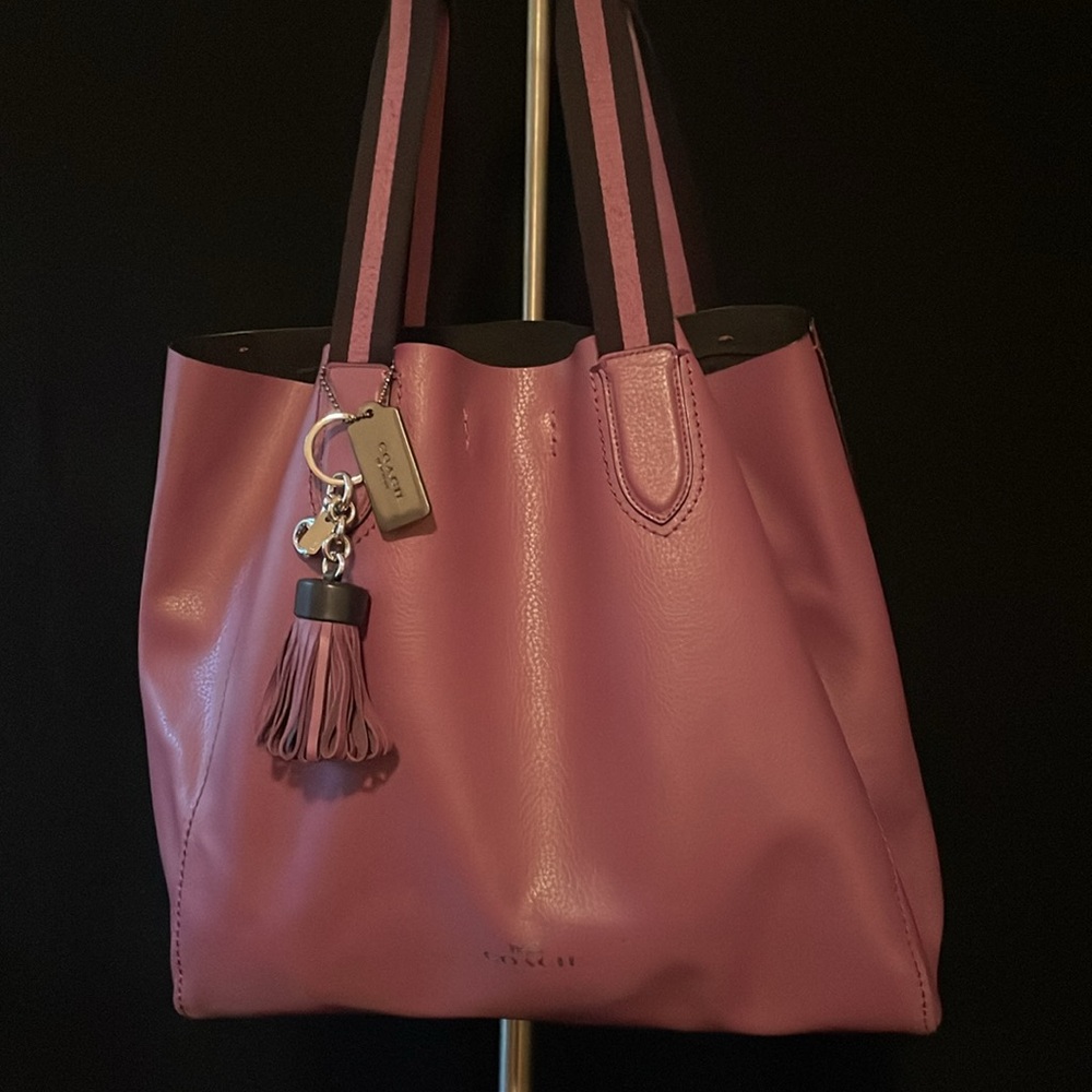 Coach Soft Leather Tote with Bag Charm/keychain *NWOT* - Picture 2 of 11